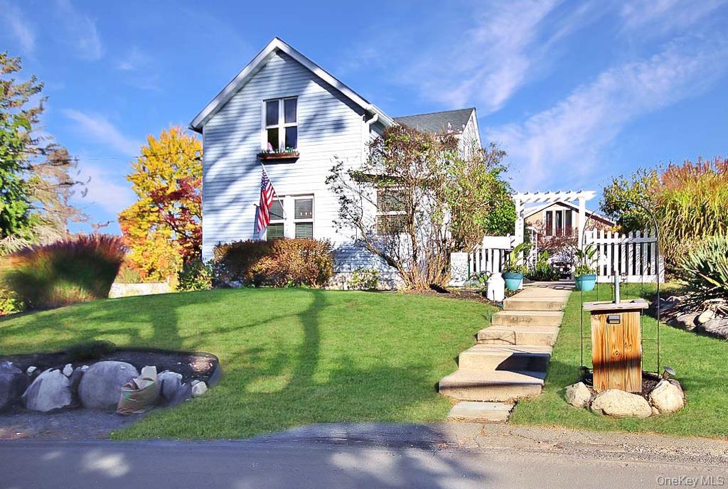 Garnerville, New York, 10923, United States, 3 Bedrooms Bedrooms, ,2 BathroomsBathrooms,Residential,For Sale,1974386