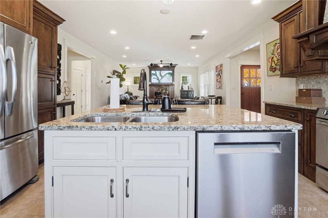 Oakwood, Ohio, 45409, United States, 3 Bedrooms Bedrooms, ,3 BathroomsBathrooms,Residential,For Sale,1991510