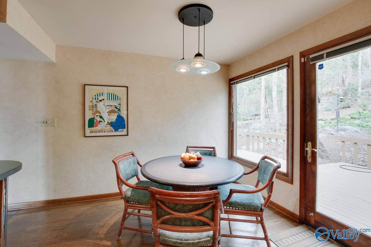 Huntsville, Alabama, 35802, United States, 4 Bedrooms Bedrooms, ,3 BathroomsBathrooms,Residential,For Sale,1996738