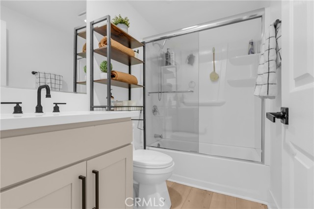 Oak Hills, California, 92344, United States, 6 Bedrooms Bedrooms, ,2 BathroomsBathrooms,Residential,For Sale,2000385