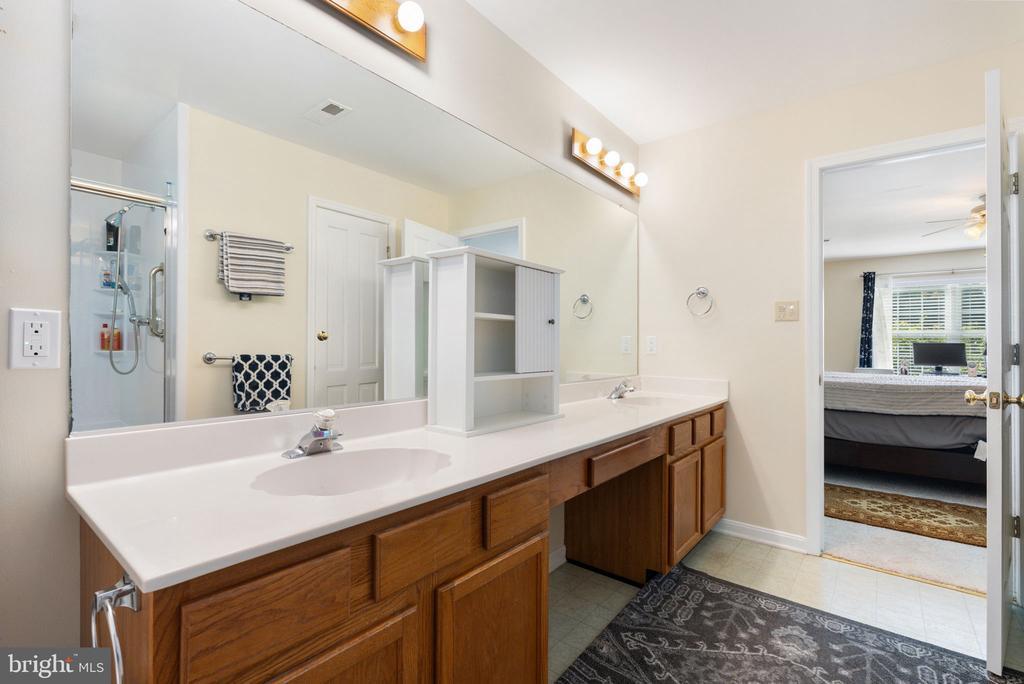 Winchester, Virginia, 22601, United States, 3 Bedrooms Bedrooms, ,3 BathroomsBathrooms,Residential,For Sale,1906316