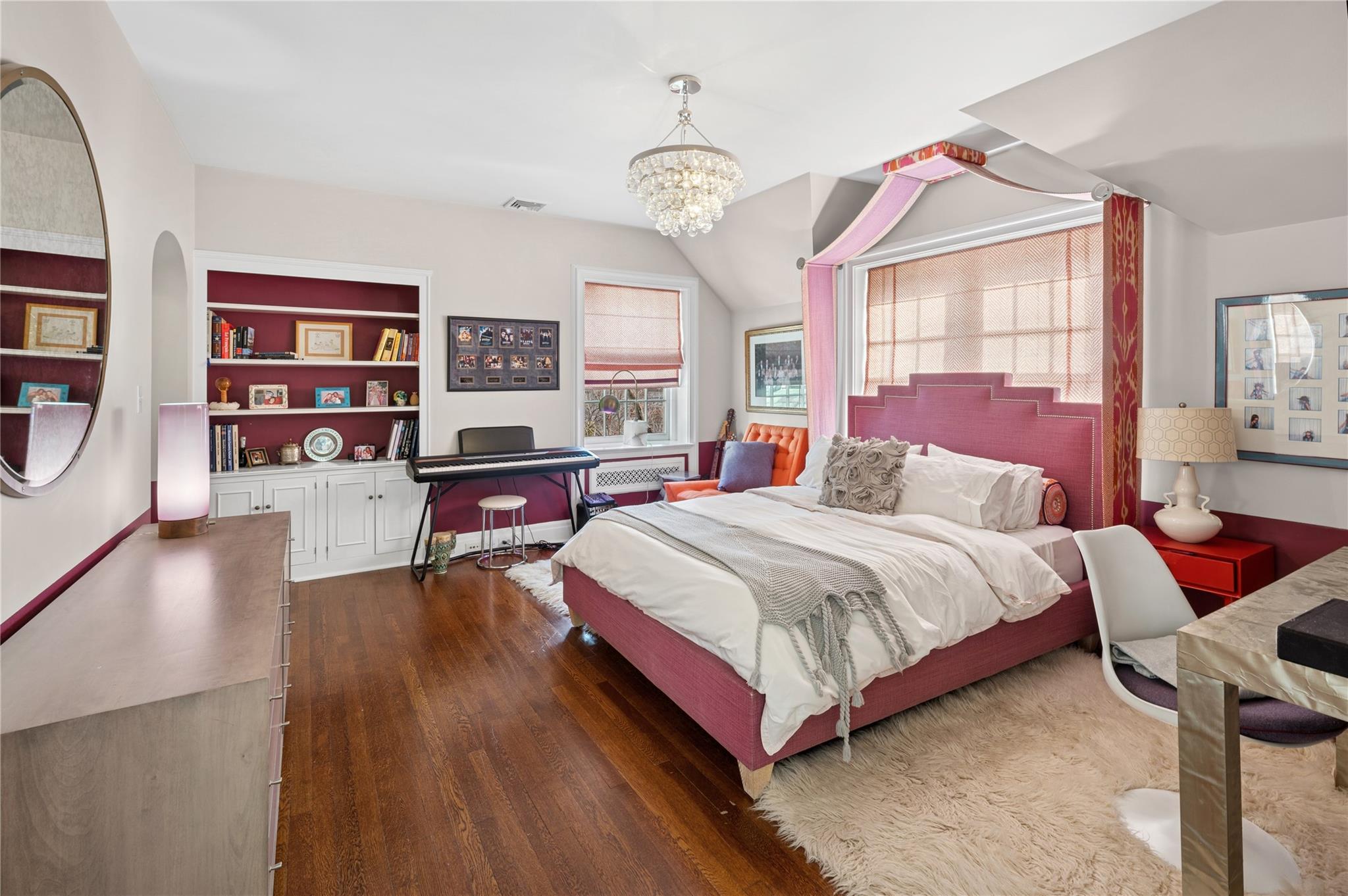 Bronxville, New York, 10708, United States, 5 Bedrooms Bedrooms, ,6 BathroomsBathrooms,Residential,For Sale,1732022
