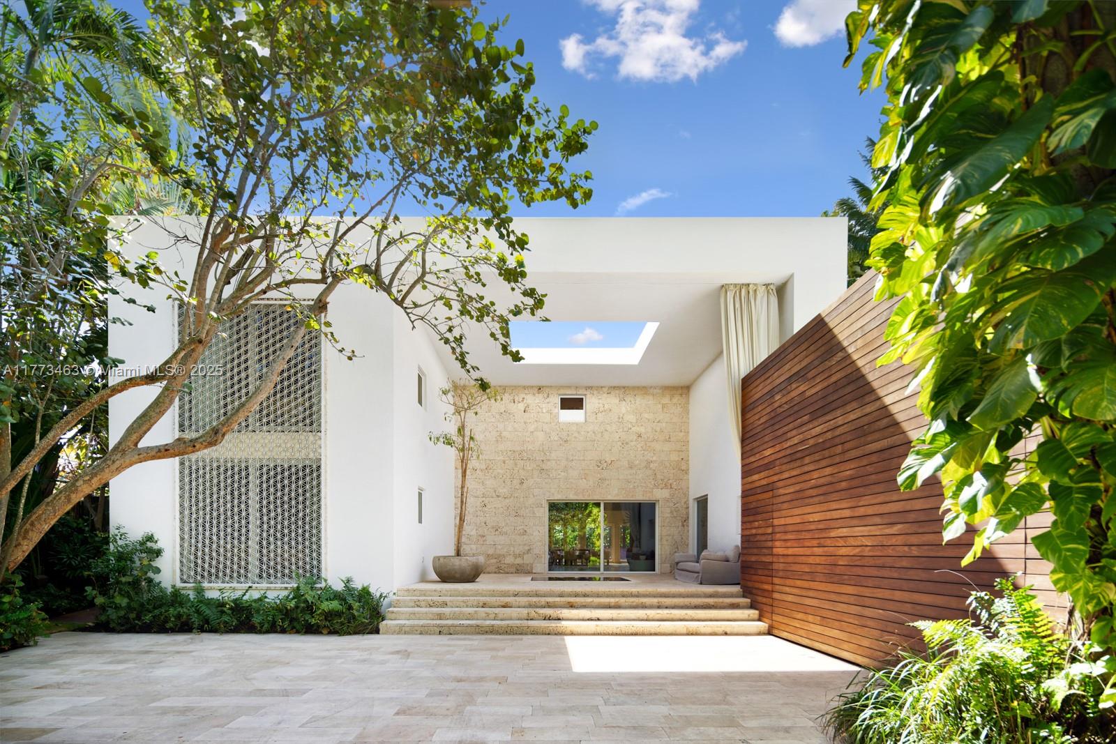 Miami Beach, Florida, 33140, United States, 6 Bedrooms Bedrooms, ,7 BathroomsBathrooms,Residential,For Sale,1759763