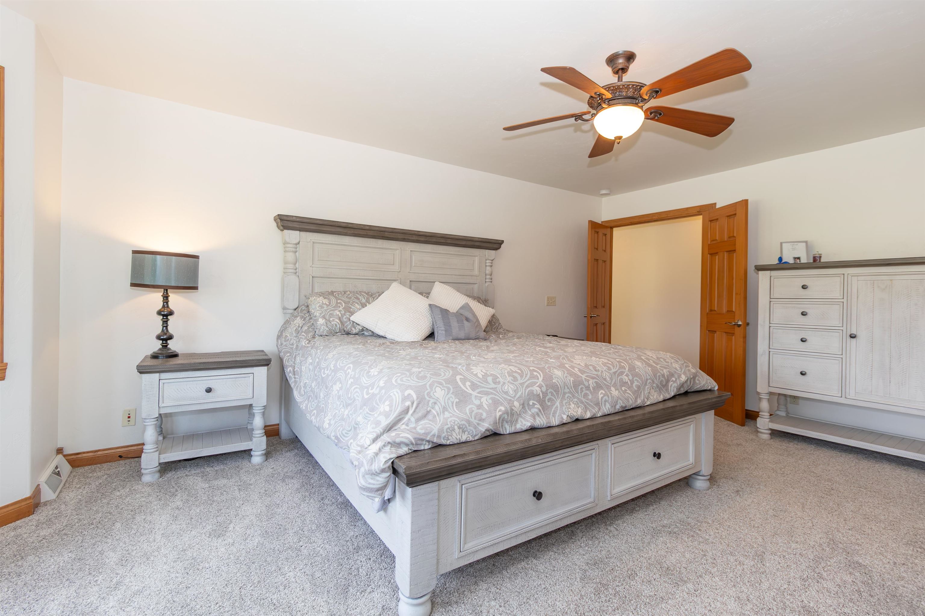 SEYMOUR, Wisconsin, 54115, United States, 4 Bedrooms Bedrooms, ,4 BathroomsBathrooms,Residential,For Sale,1926224