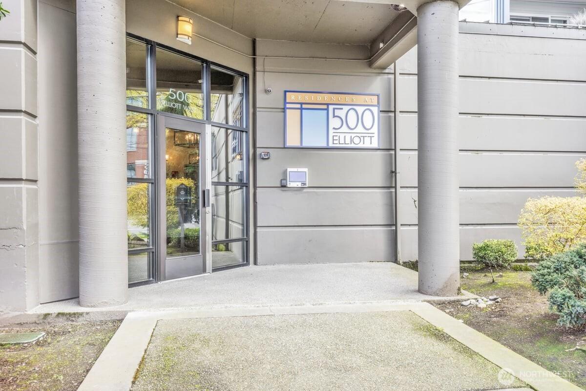 SEATTLE, Washington, 98119, United States, 3 Bedrooms Bedrooms, ,2 BathroomsBathrooms,Residential,For Sale,1762167