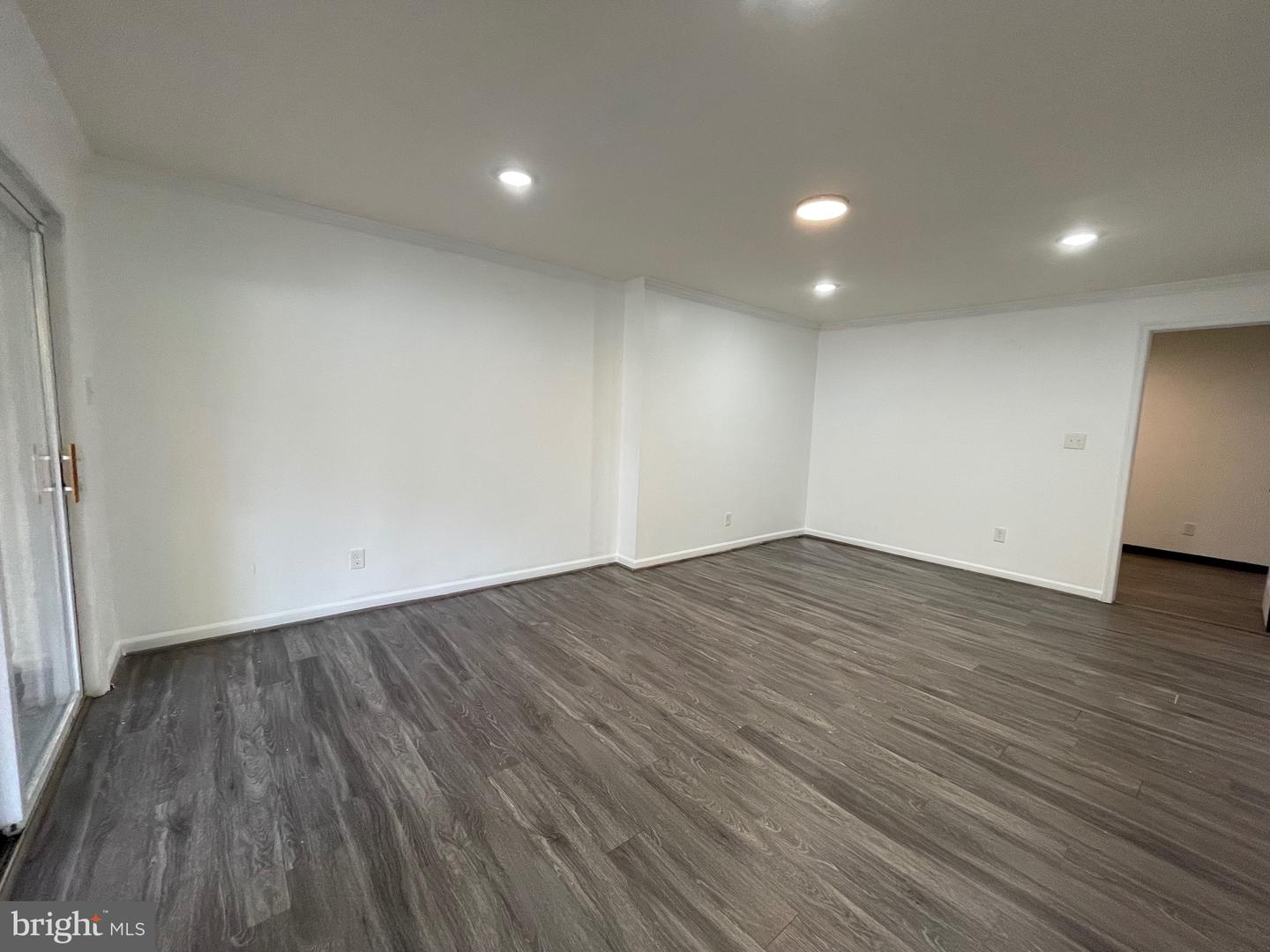 Centreville, Virginia, 20120, United States, 3 Bedrooms Bedrooms, ,2 BathroomsBathrooms,Residential,For Sale,1988924