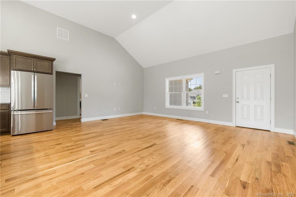 East Hampton, Connecticut, 06424, United States, 3 Bedrooms Bedrooms, ,2 BathroomsBathrooms,Residential,For Sale,1998442