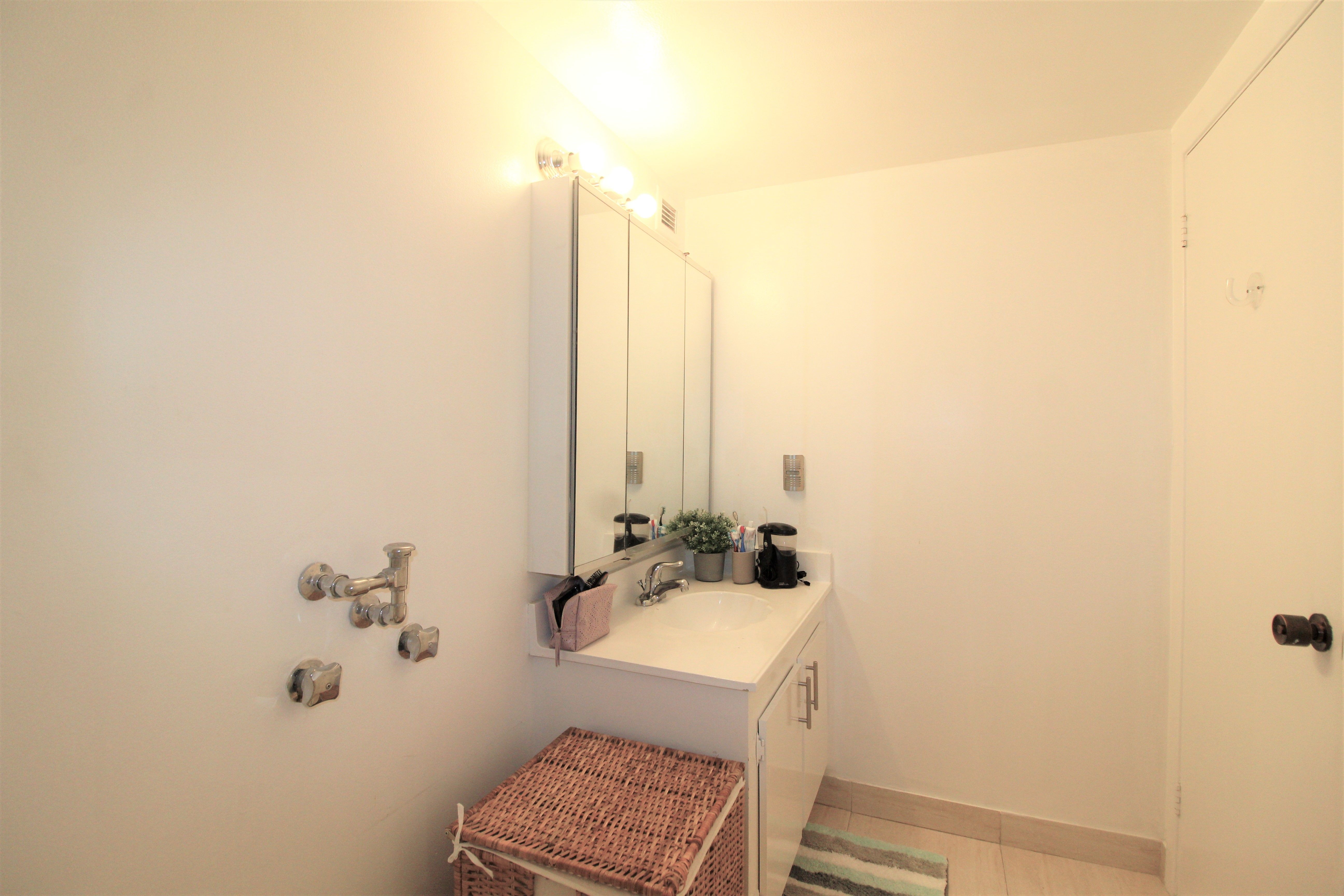  2500 Parkview Dr, Hallandale Beach, FL, 33009 - 物件實景