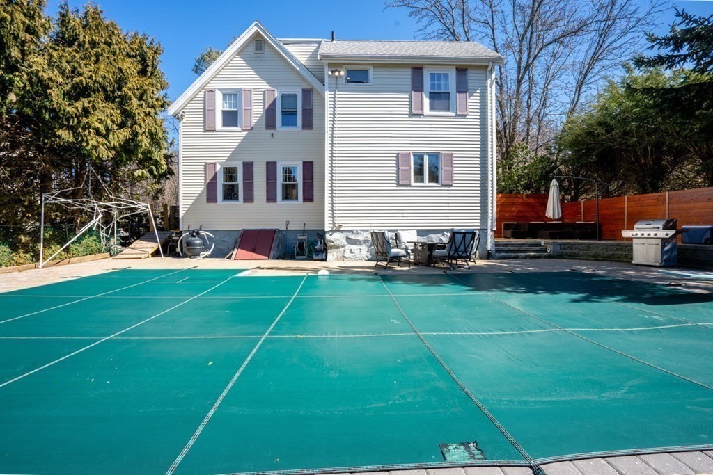Milton, Massachusetts, 02186, United States, 3 Bedrooms Bedrooms, ,2 BathroomsBathrooms,Residential,For Sale,1921891