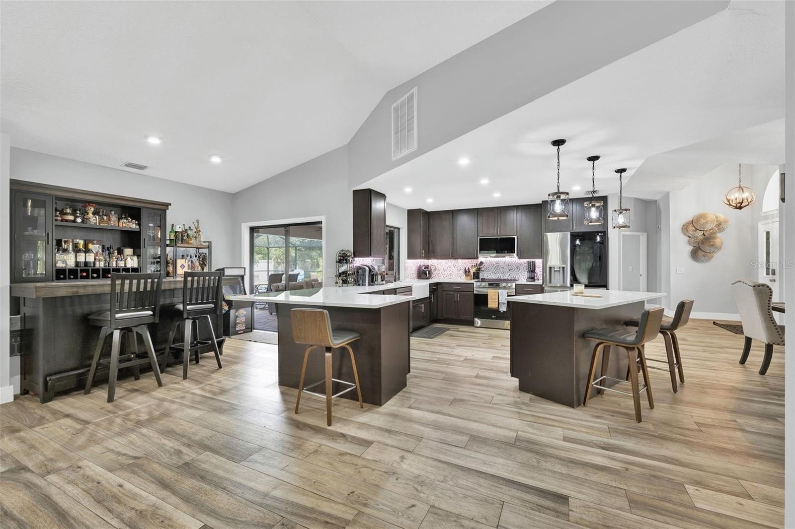 WINTER HAVEN, Florida, 33881, United States, 4 Bedrooms Bedrooms, ,2 BathroomsBathrooms,Residential,For Sale,1976017