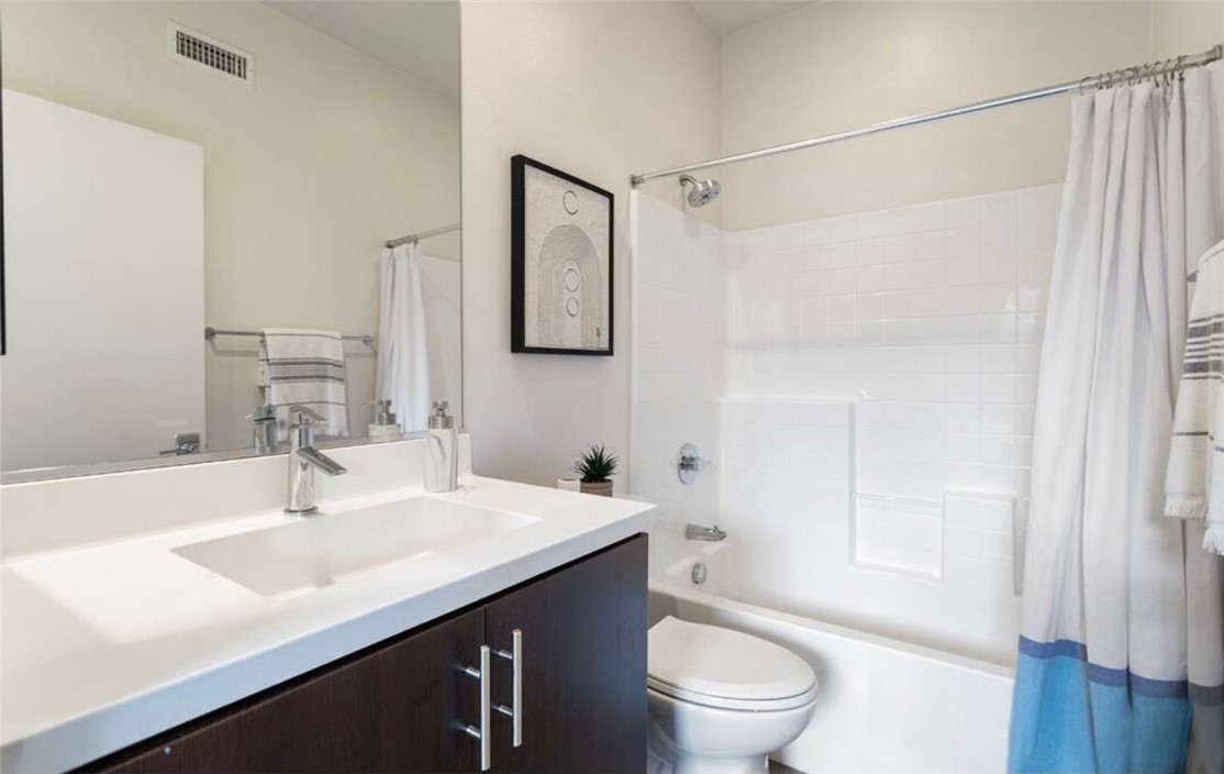 Los Angeles, California, 90065, United States, 3 Bedrooms Bedrooms, ,4 BathroomsBathrooms,Residential,For Sale,2008498