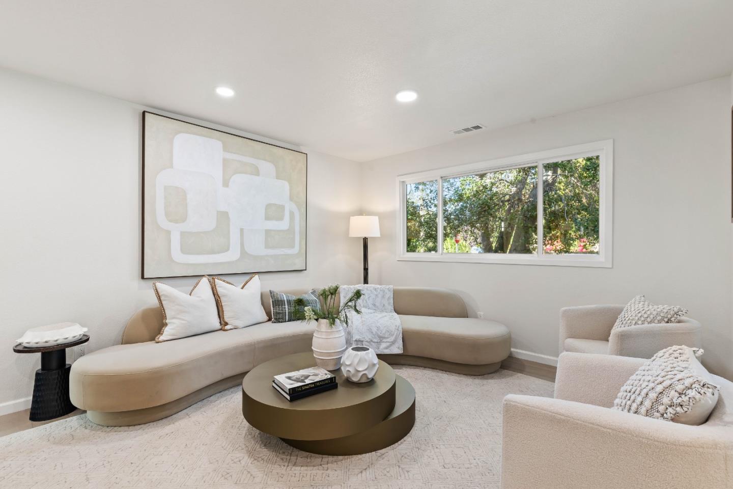 Redwood City, California, 94062, United States, 4 Bedrooms Bedrooms, ,4 BathroomsBathrooms,Residential,For Sale,1950985