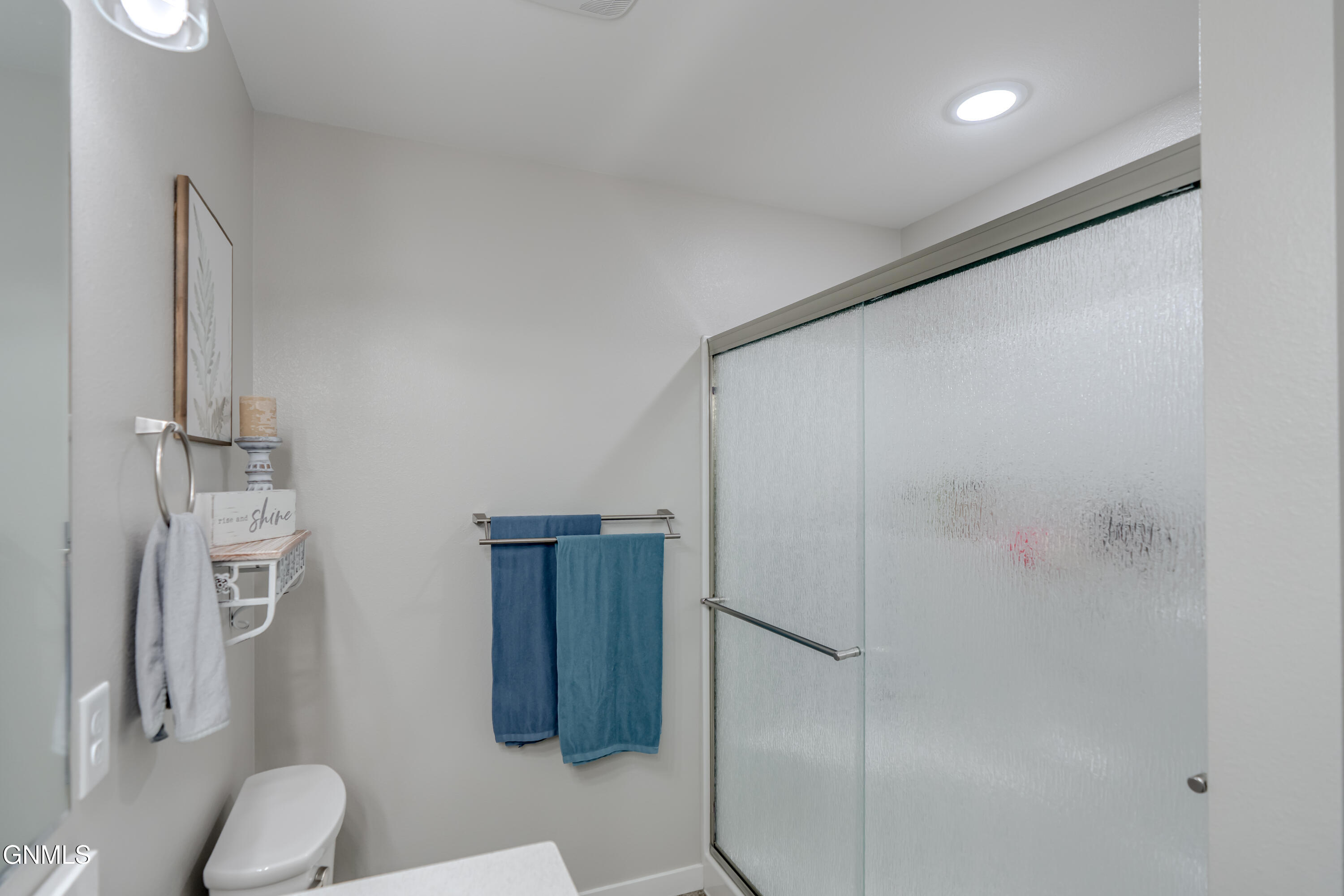 Bismarck, North Dakota, 58504, United States, 5 Bedrooms Bedrooms, ,2 BathroomsBathrooms,Residential,For Sale,1986096