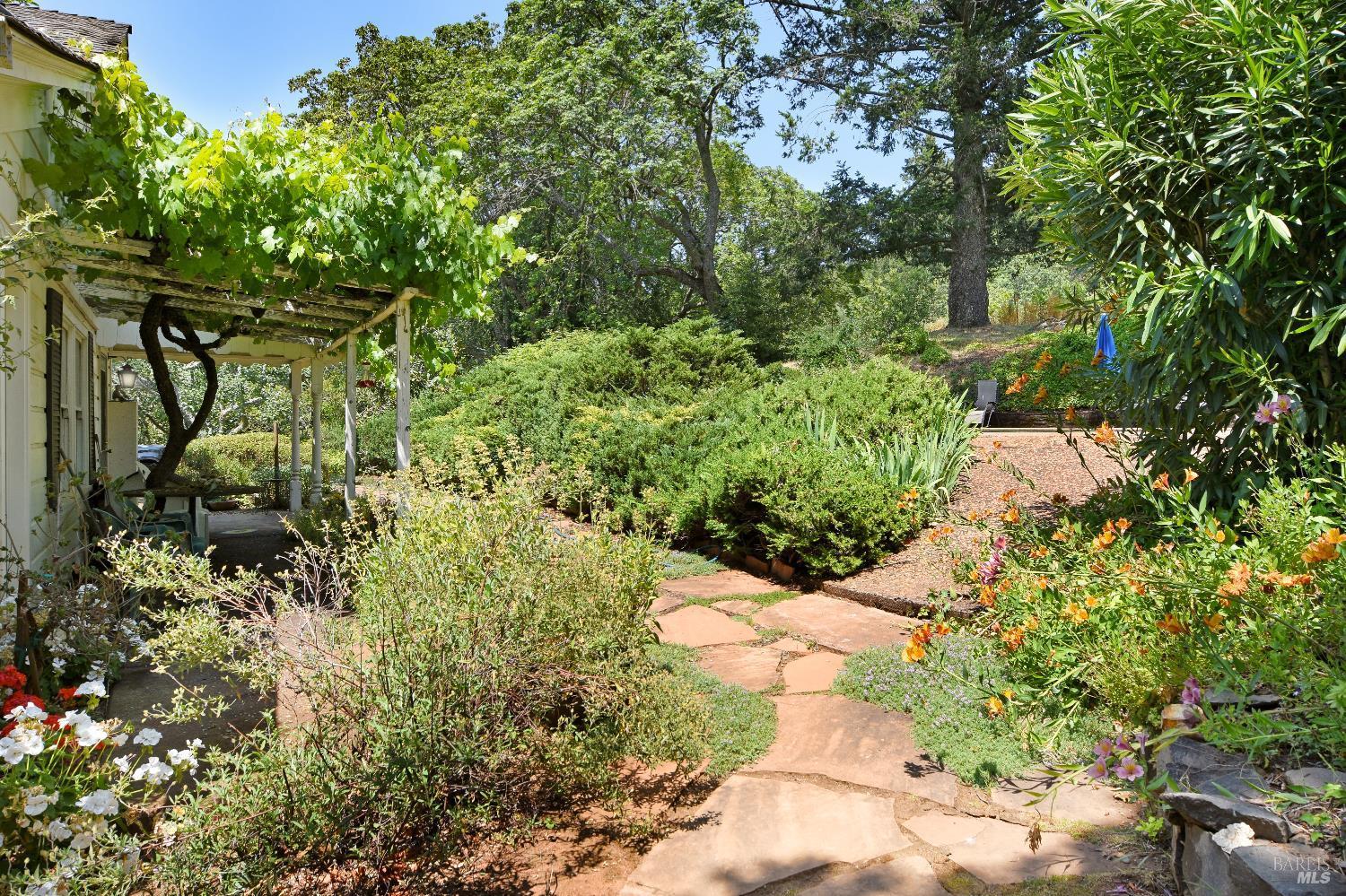 Glen Ellen, California, 95442, United States, 4 Bedrooms Bedrooms, ,3 BathroomsBathrooms,Residential,For Sale,2009295