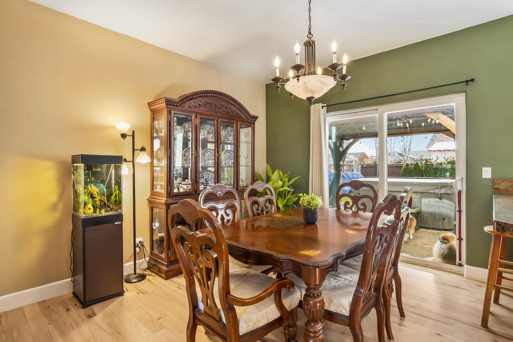 Bend, Oregon, 97702, United States, 4 Bedrooms Bedrooms, ,4 BathroomsBathrooms,Residential,For Sale,1992804