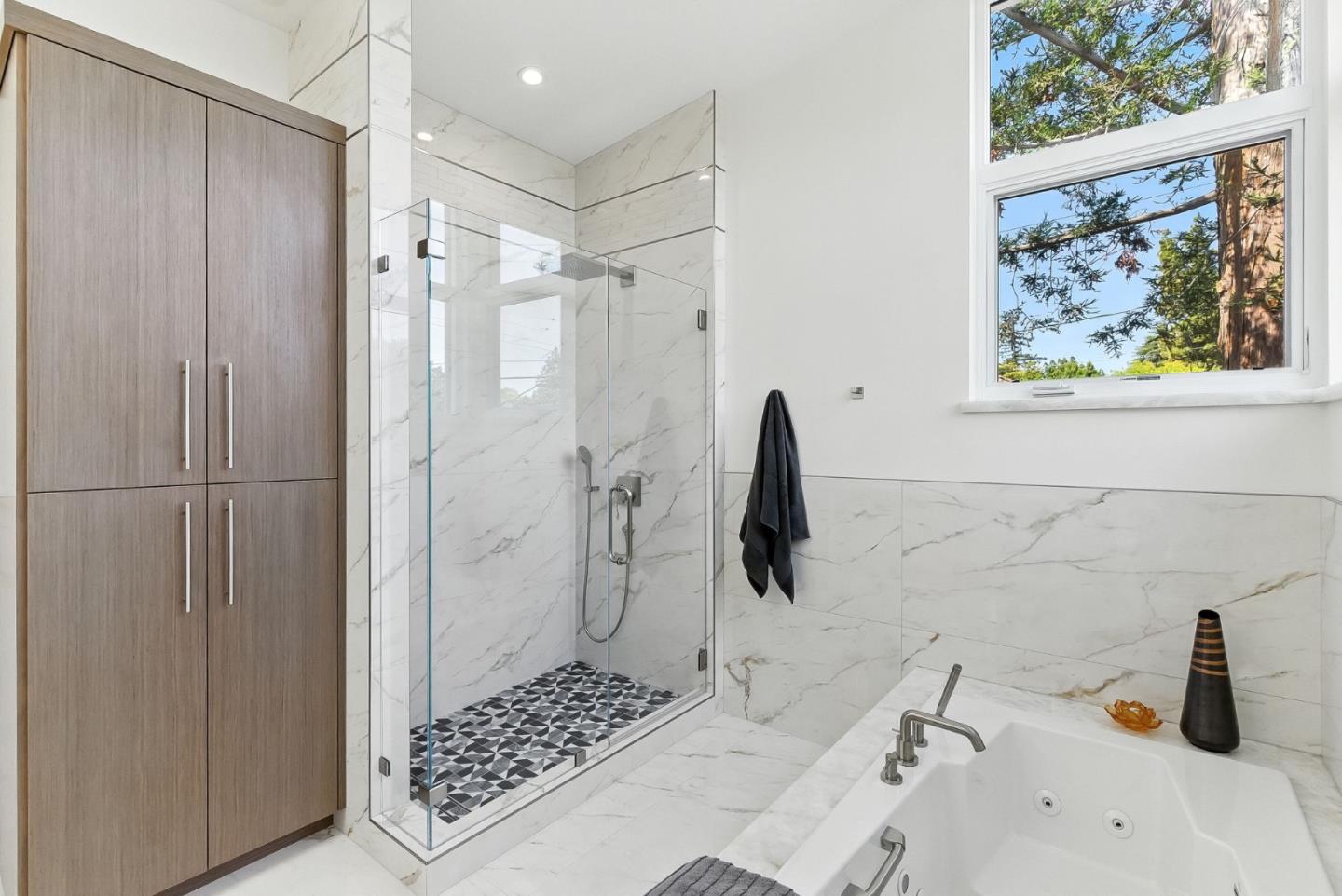 Palo Alto, California, 94303, United States, 4 Bedrooms Bedrooms, ,5 BathroomsBathrooms,Residential,For Sale,1906712