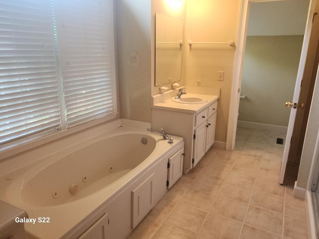 Cordele, Georgia, 31015, United States, 3 Bedrooms Bedrooms, ,3 BathroomsBathrooms,Residential,For Sale,1931643
