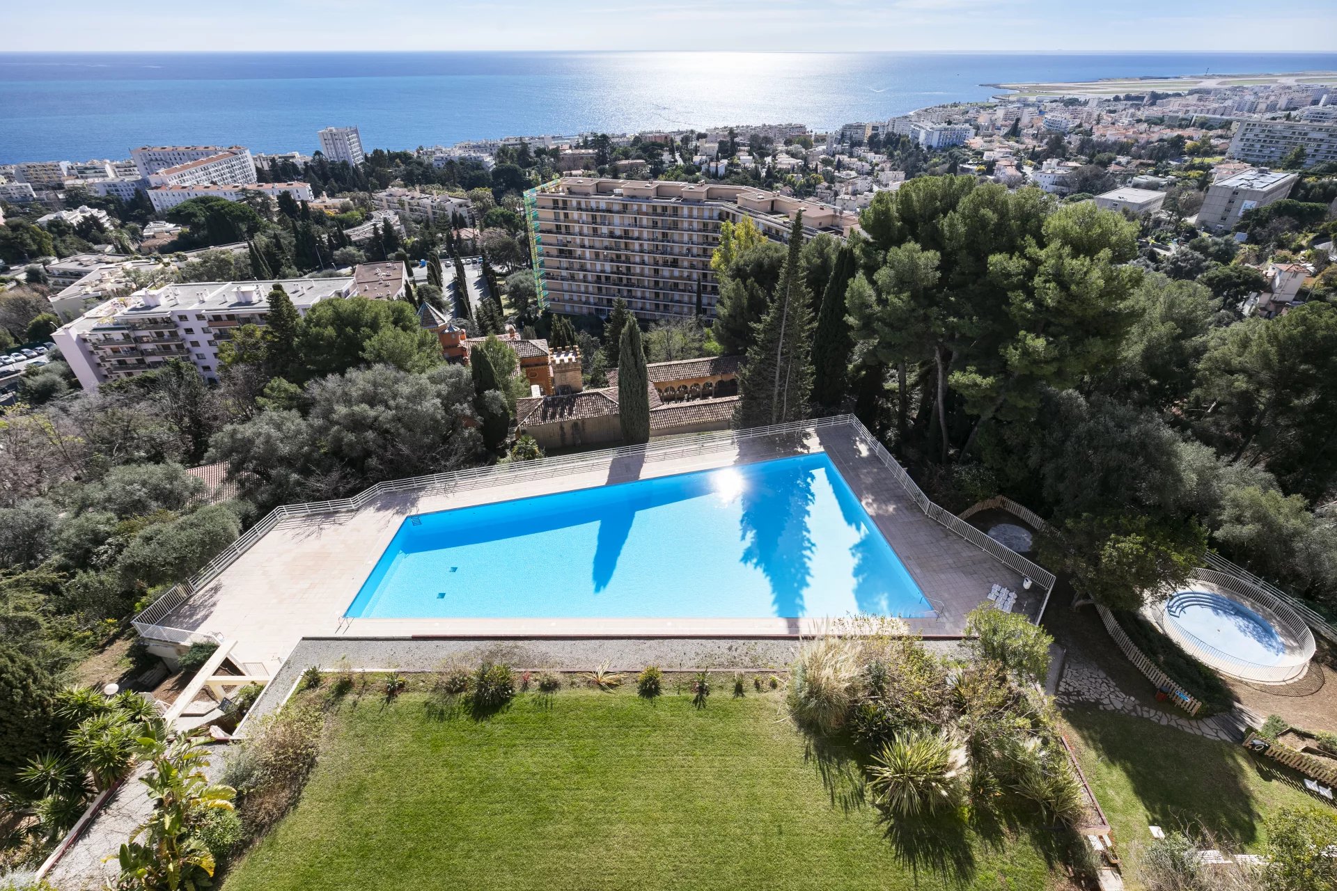 Nice, Provence-Alpes-Côte d’Azur, 06000, FR, 2 Bedrooms Bedrooms, ,2 BathroomsBathrooms,Residential,For Sale,1949633