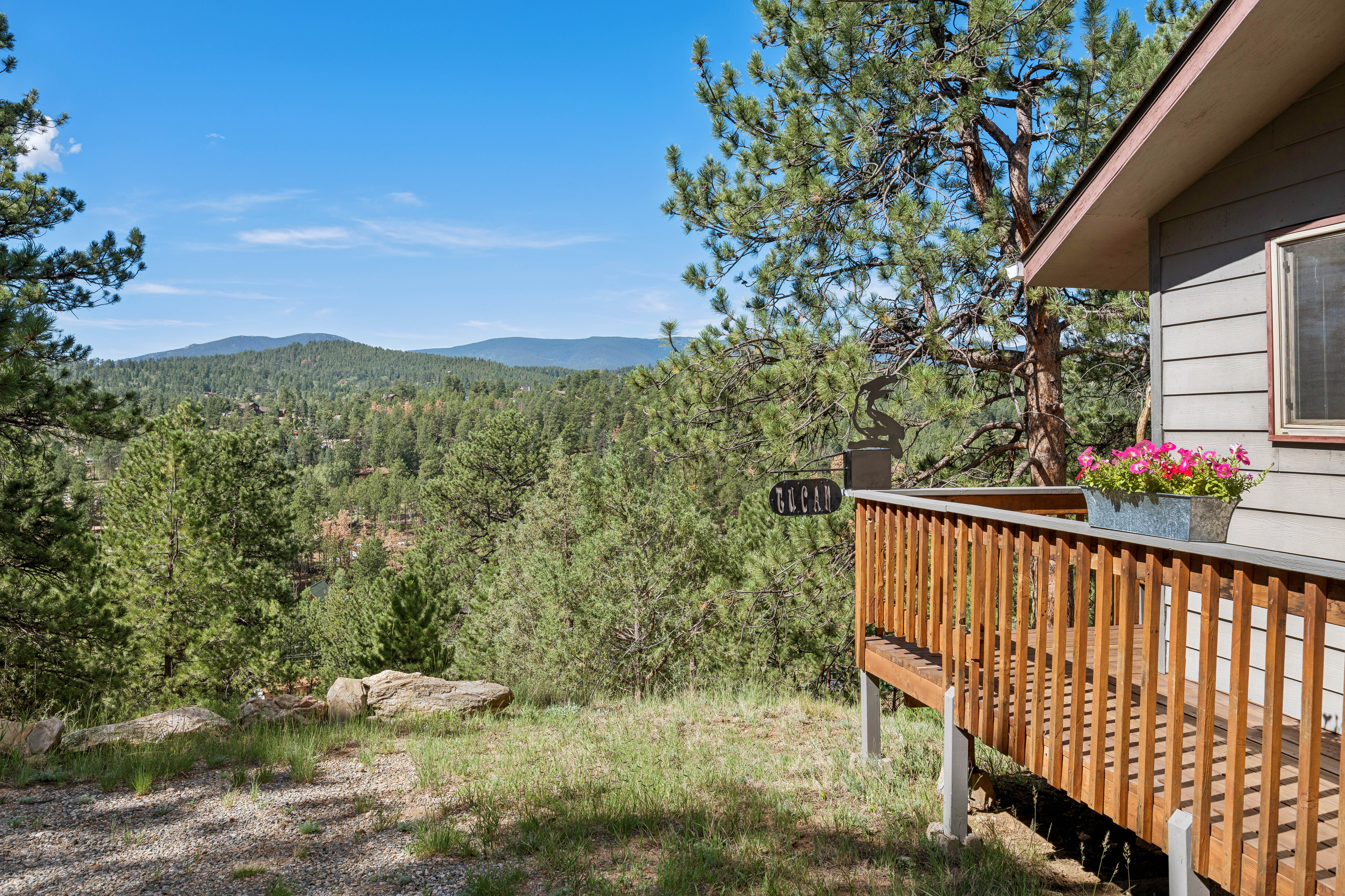  Rare Opportunity To Own Two Mountain Homes - 物件實景