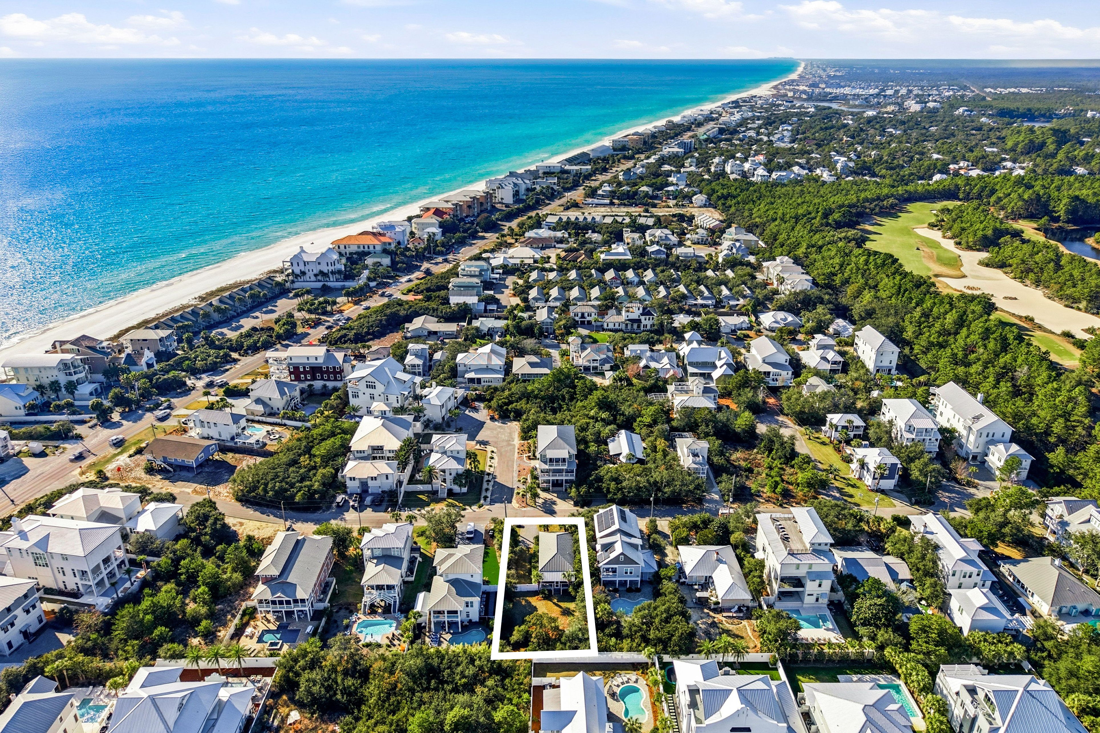  Single Story Home Located on Private Street with Deeded Beach Access - 物件實景