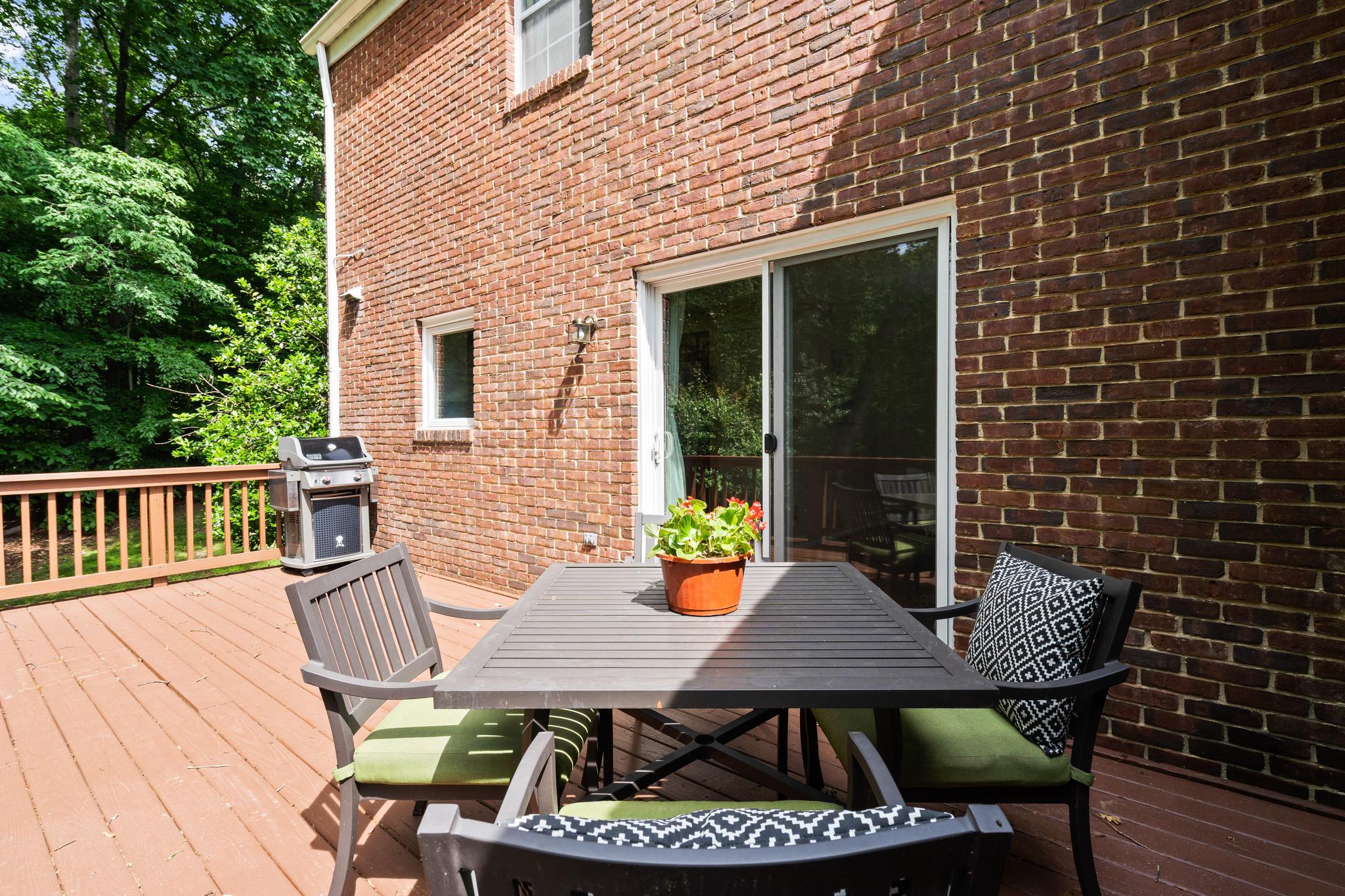  8943 Park Forest Drive, Springfield, VA, 22152 - 物件實景