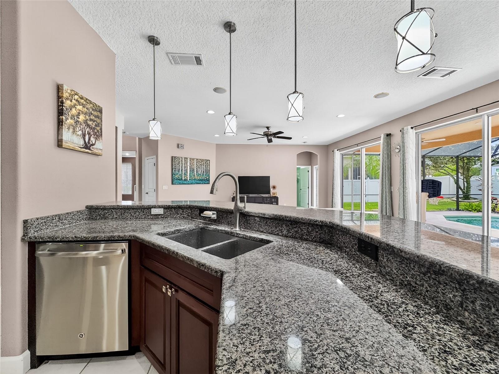 OVIEDO, Florida, 32766, United States, 5 Bedrooms Bedrooms, ,3 BathroomsBathrooms,Residential,For Sale,1974970