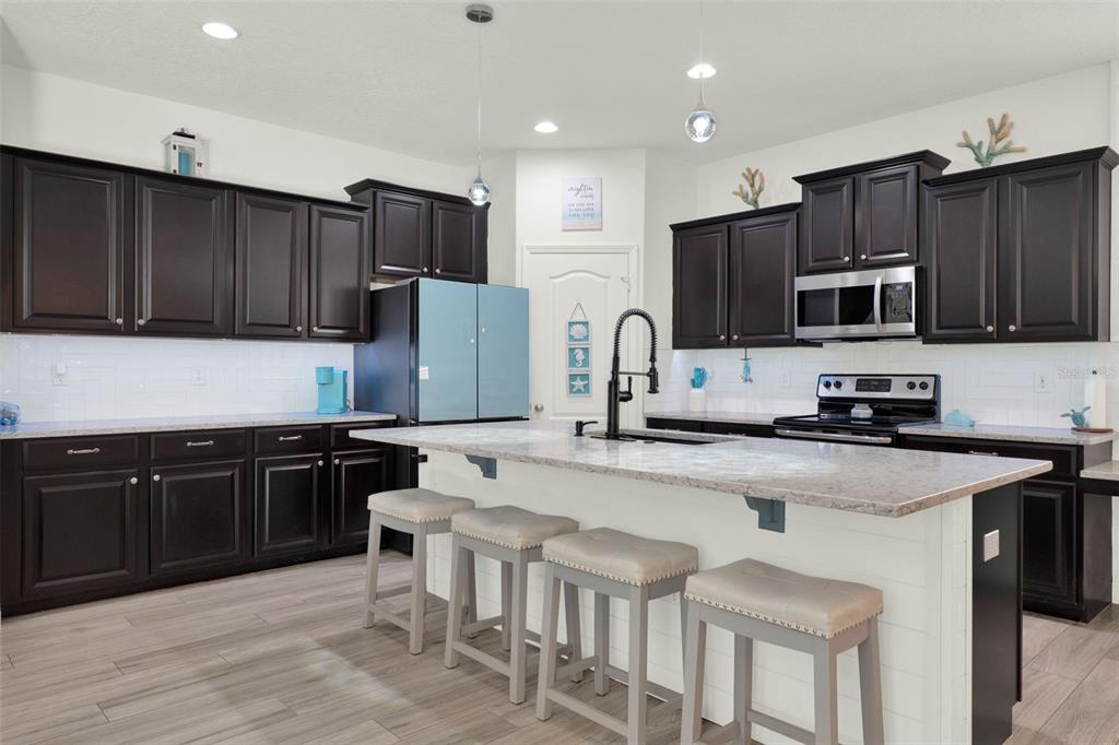 Winter Garden, Florida, 34787, United States, 6 Bedrooms Bedrooms, ,3 BathroomsBathrooms,Residential,For Sale,1907719
