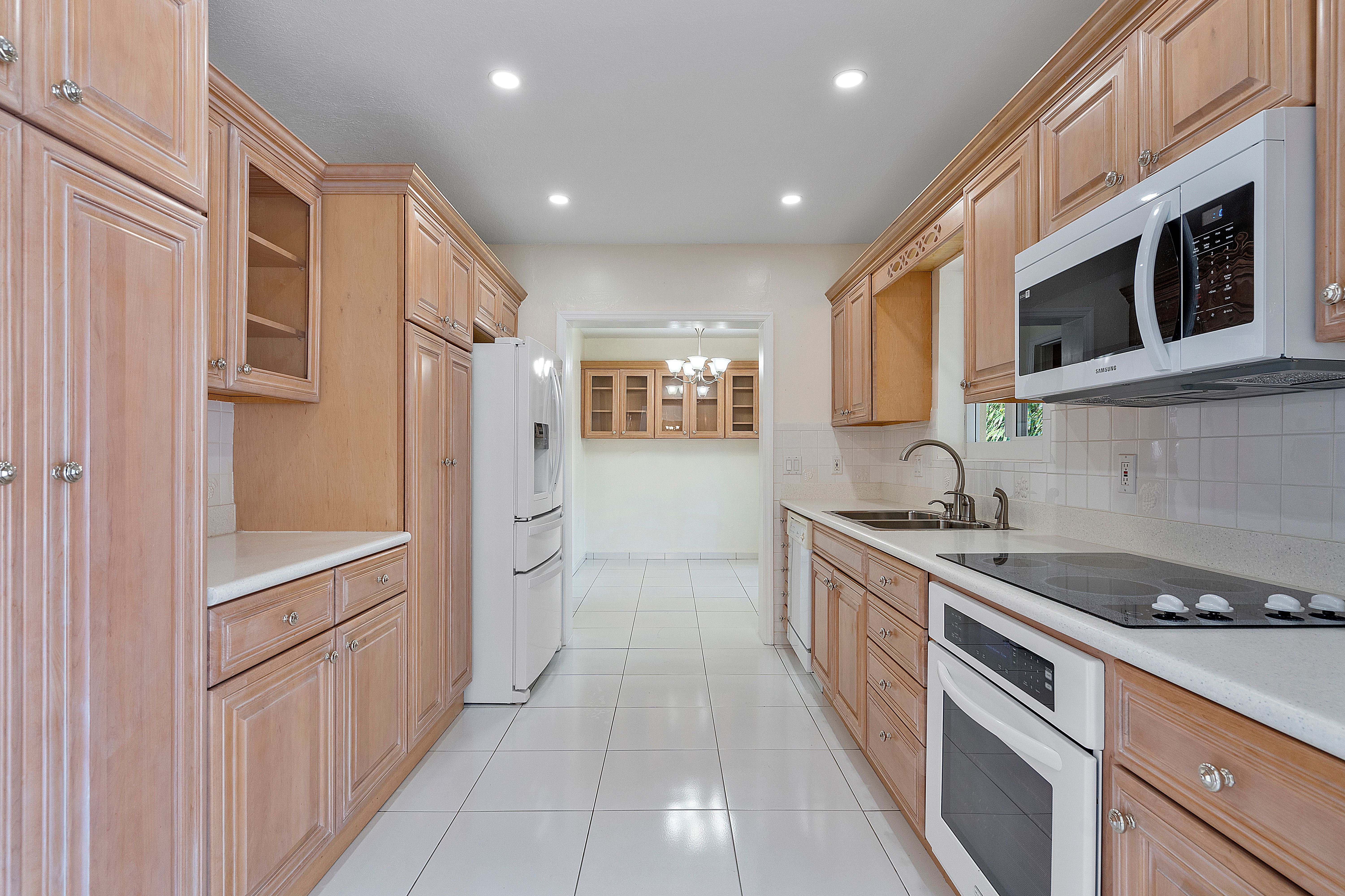  2475 NE 214th St, Aventura, FL, 33180 - 物件實景