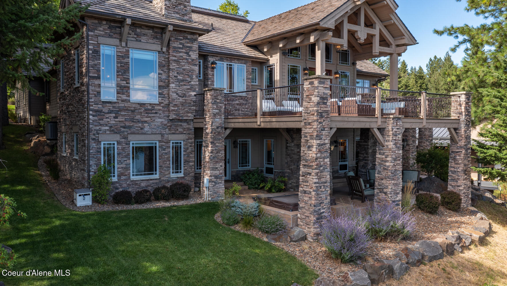 Coeur d'Alene, Idaho, 83814, United States, 4 Bedrooms Bedrooms, ,4 BathroomsBathrooms,Residential,For Sale,1909432