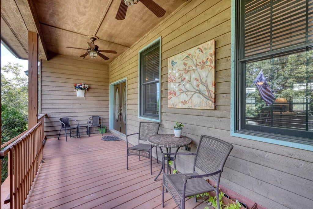 Murphy, North Carolina, 28906, United States, 3 Bedrooms Bedrooms, ,2 BathroomsBathrooms,Residential,For Sale,1926977