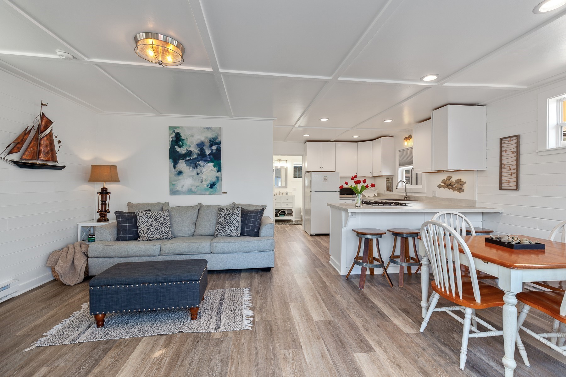 Updated Float Home in Bayview - 物件實景