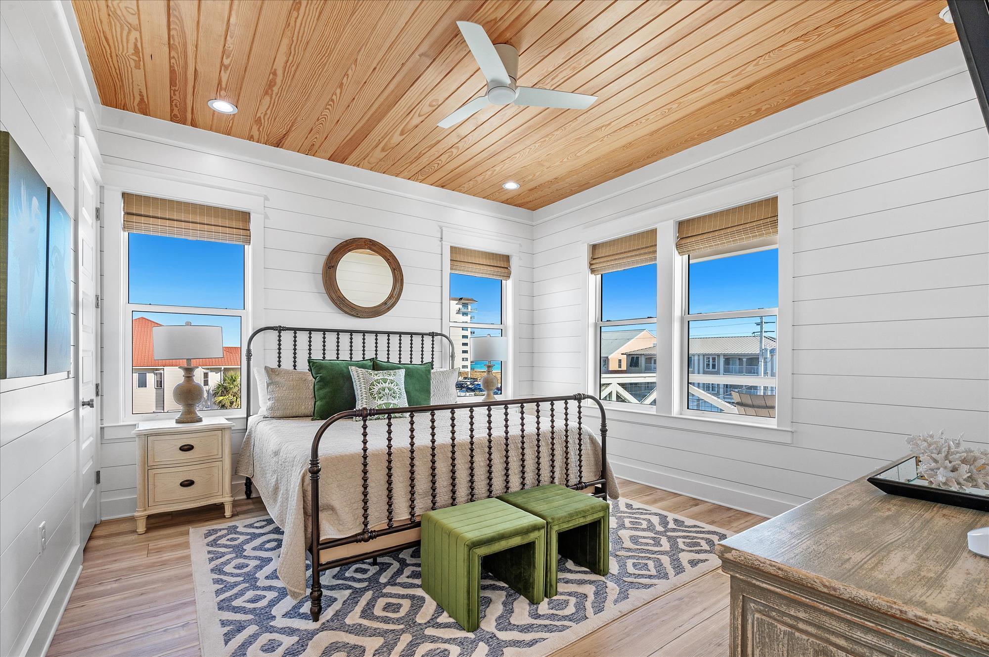 Navarre, Florida, 32566, United States, 8 Bedrooms Bedrooms, ,9 BathroomsBathrooms,Residential,For Sale,1694991