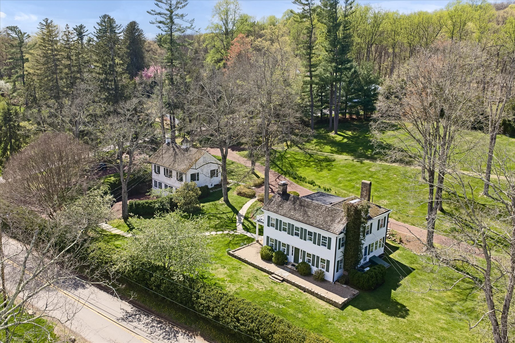  Timeless Character with an Exceptional Setting - 物件實景