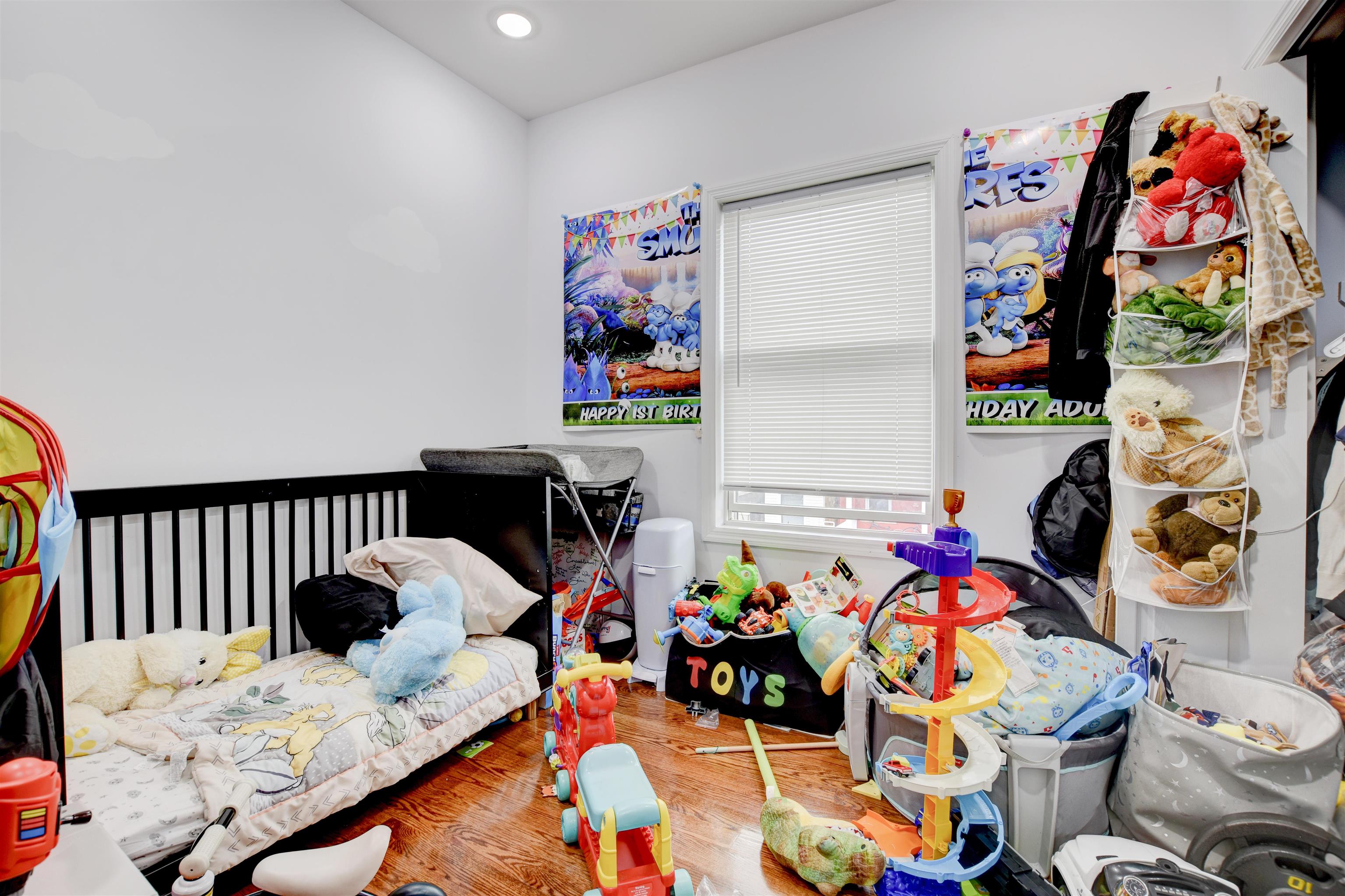 Bayonne, New Jersey, 07002, United States, 7 Bedrooms Bedrooms, ,5 BathroomsBathrooms,Residential,For Sale,1907517