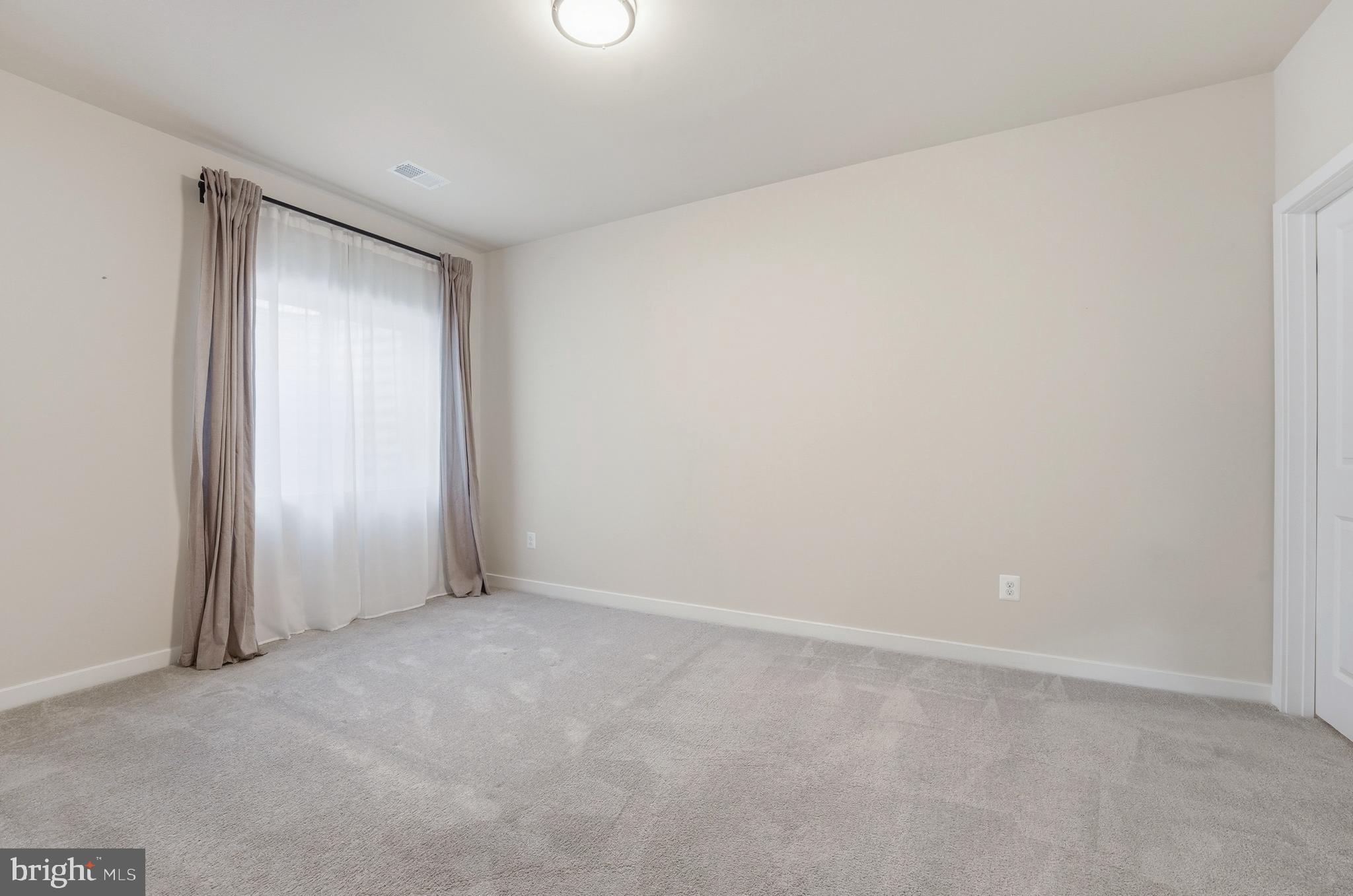 Jeffersonton, Virginia, 22724, United States, 4 Bedrooms Bedrooms, ,3 BathroomsBathrooms,Residential,For Sale,2005610