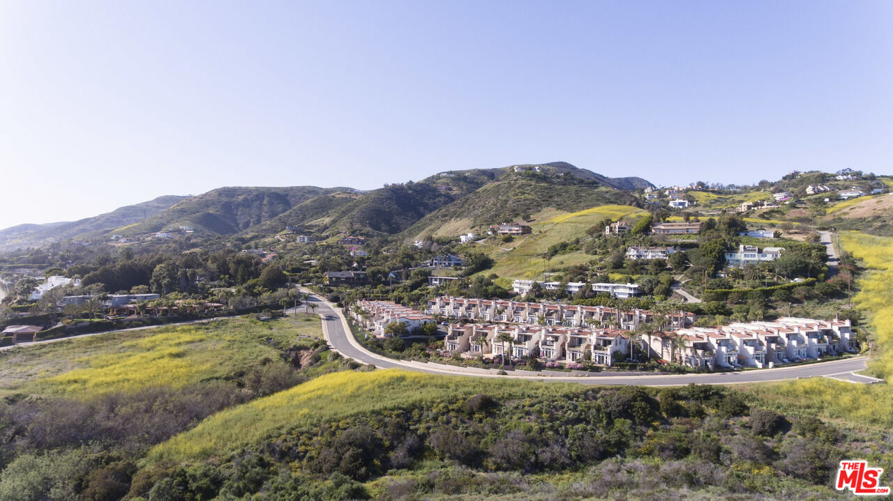 Malibu, California, 90265, United States, 2 Bedrooms Bedrooms, ,3 BathroomsBathrooms,Residential,For Sale,1902662