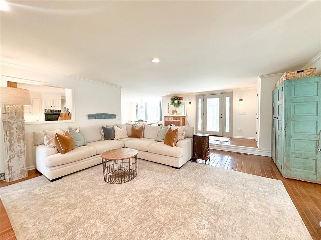 Calhoun, Georgia, 30701, United States, 3 Bedrooms Bedrooms, ,3 BathroomsBathrooms,Residential,For Sale,1758787