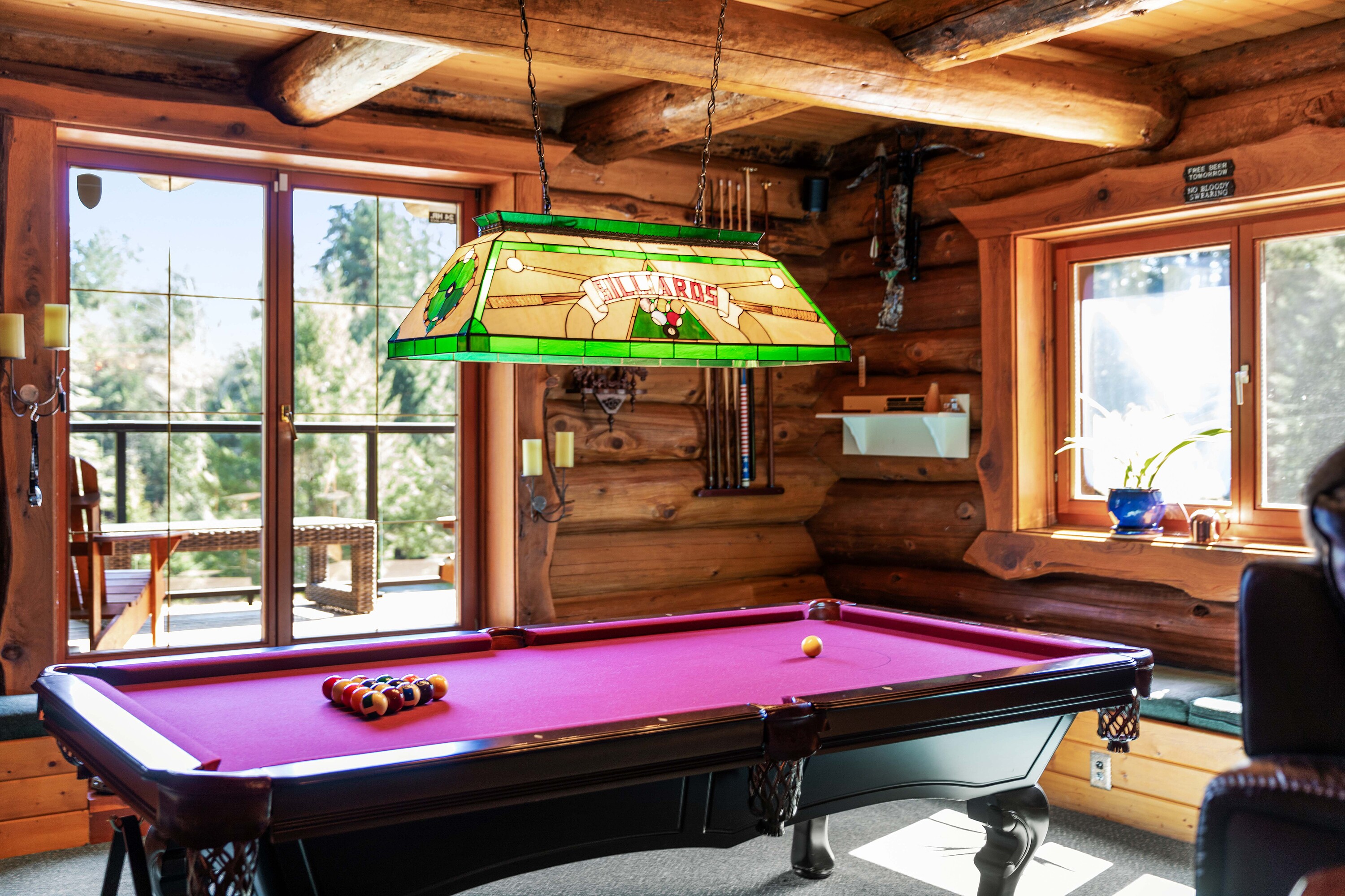  West Coast Cedar Log Home - 物件實景