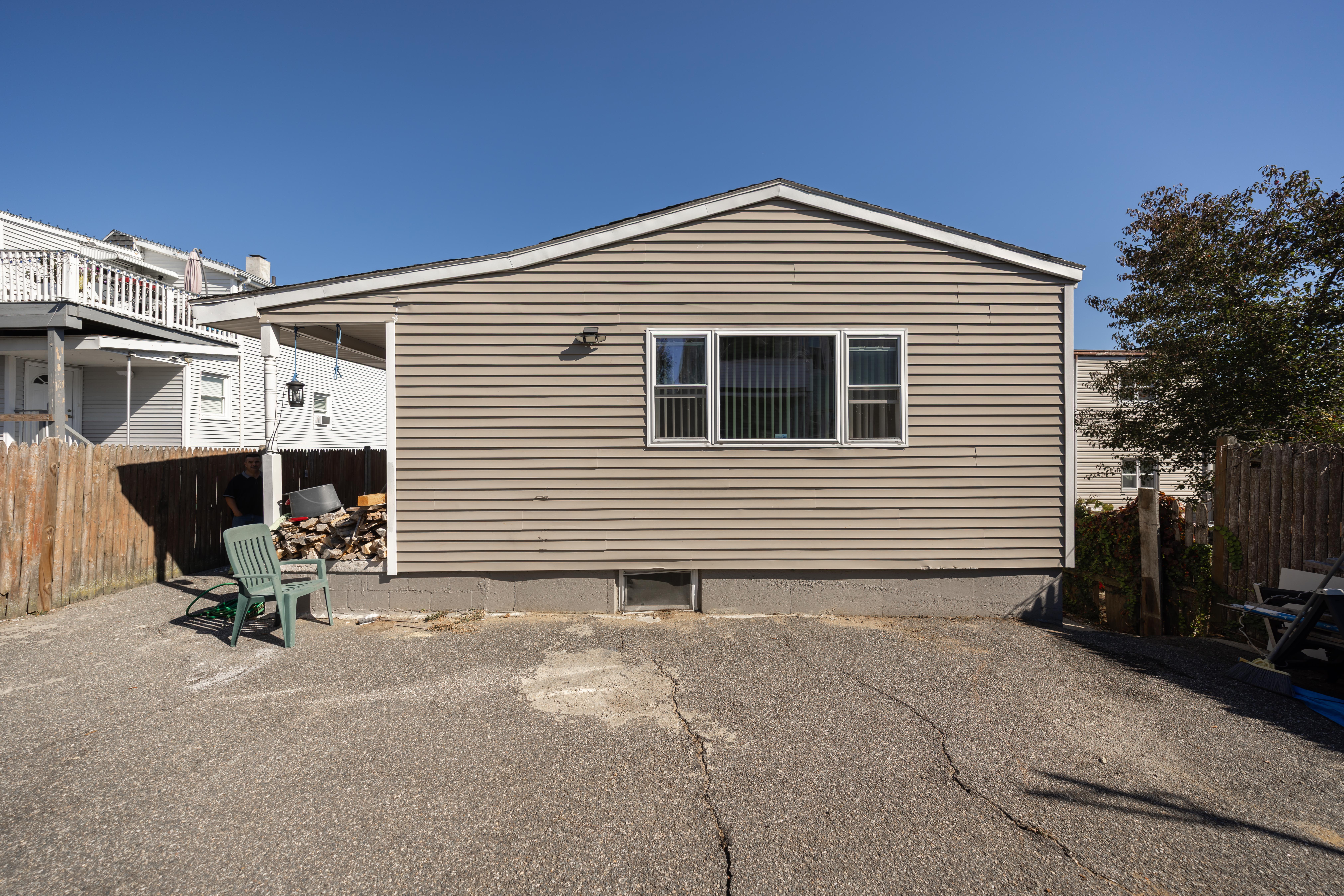 Chelsea, Massachusetts, 02150, United States, 5 Bedrooms Bedrooms, ,2 BathroomsBathrooms,Residential,For Sale,1983279