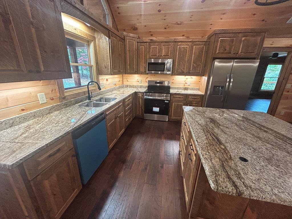 Mineral Bluff, Georgia, 30559, United States, 4 Bedrooms Bedrooms, ,3 BathroomsBathrooms,Residential,For Sale,1953348