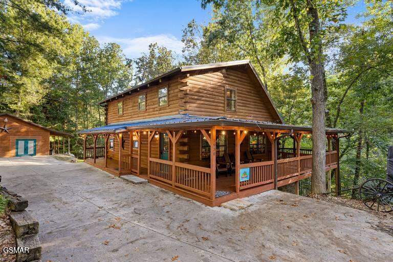 Sevierville, Tennessee, 37876, United States, 2 Bedrooms Bedrooms, ,4 BathroomsBathrooms,Residential,For Sale,2019046