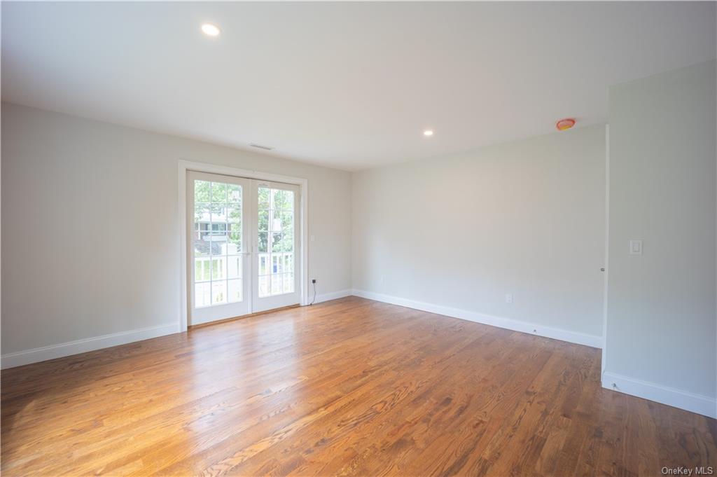 New Rochelle, New York, 10804, United States, 5 Bedrooms Bedrooms, ,5 BathroomsBathrooms,Residential,For Sale,1983034