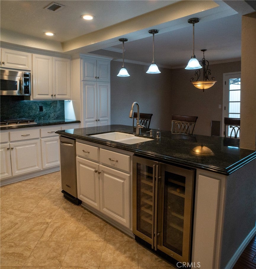 Montclair, California, 91763, United States, 3 Bedrooms Bedrooms, ,2 BathroomsBathrooms,Residential,For Sale,2049288