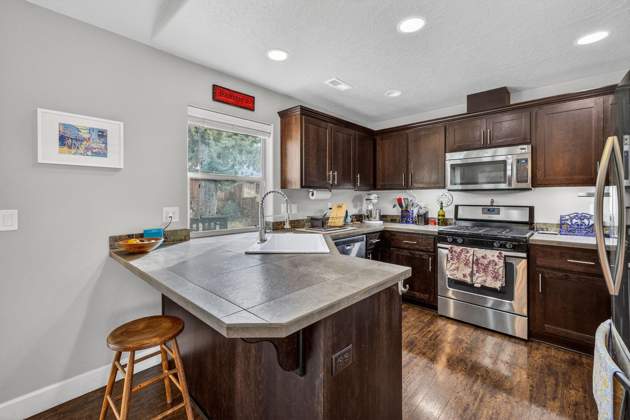 Bend, Oregon, 97701, United States, 4 Bedrooms Bedrooms, ,3 BathroomsBathrooms,Residential,For Sale,2003501