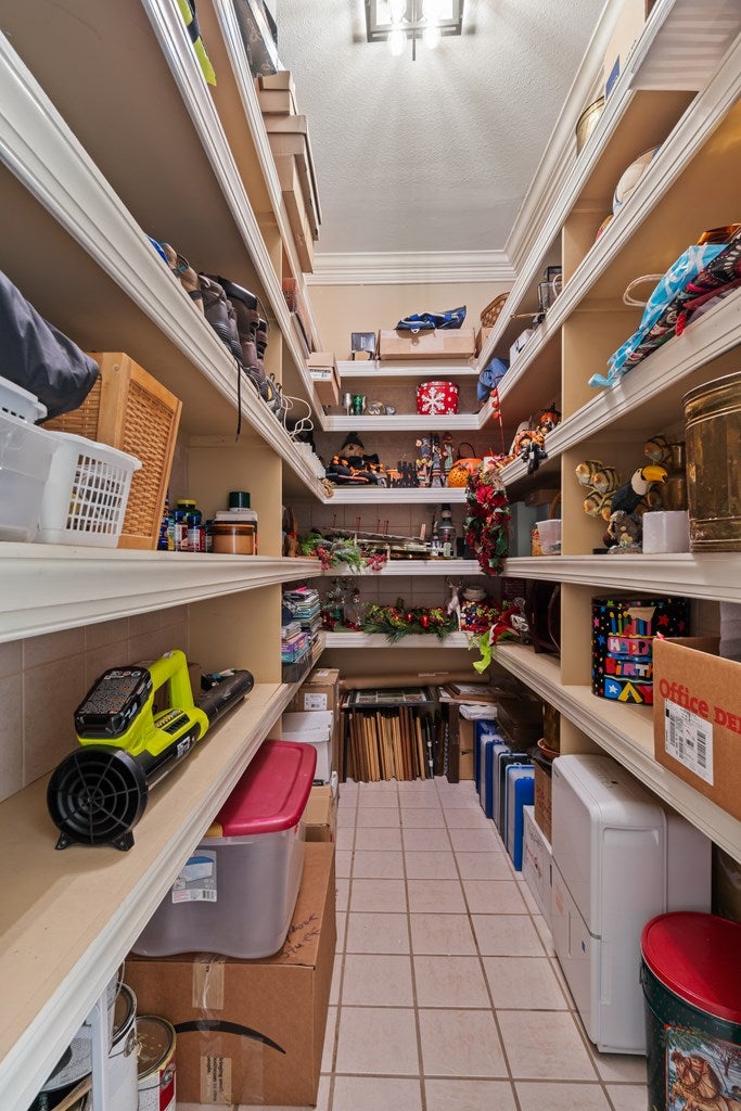 OXFORD, Mississippi, 38655, United States, 5 Bedrooms Bedrooms, ,6 BathroomsBathrooms,Residential,For Sale,1858310