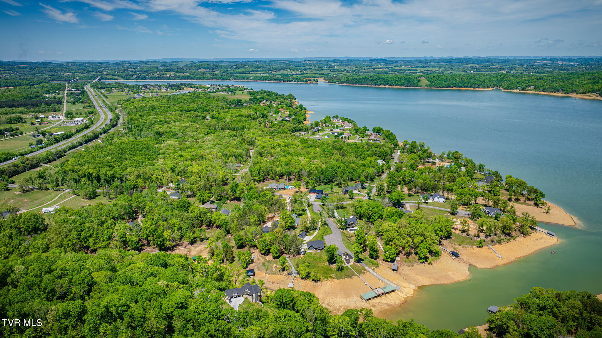 Dandridge, Tennessee, 37725, United States, 3 Bedrooms Bedrooms, ,4 BathroomsBathrooms,Residential,For Sale,2040308