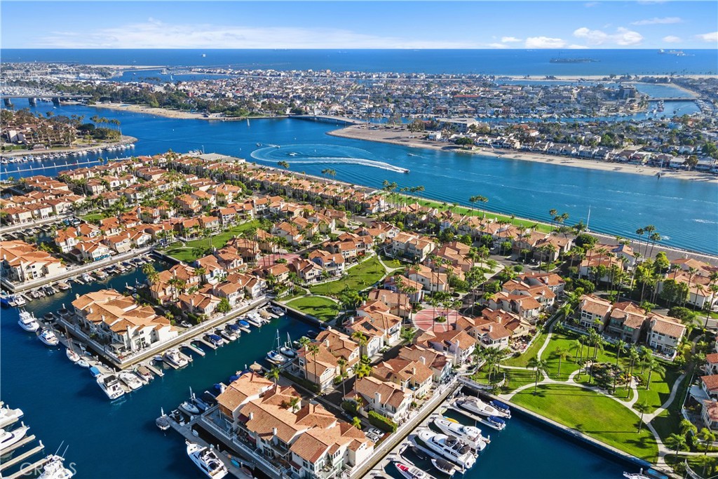 Long Beach, California, 90803, United States, 3 Bedrooms Bedrooms, ,3 BathroomsBathrooms,Residential,For Sale,1989113