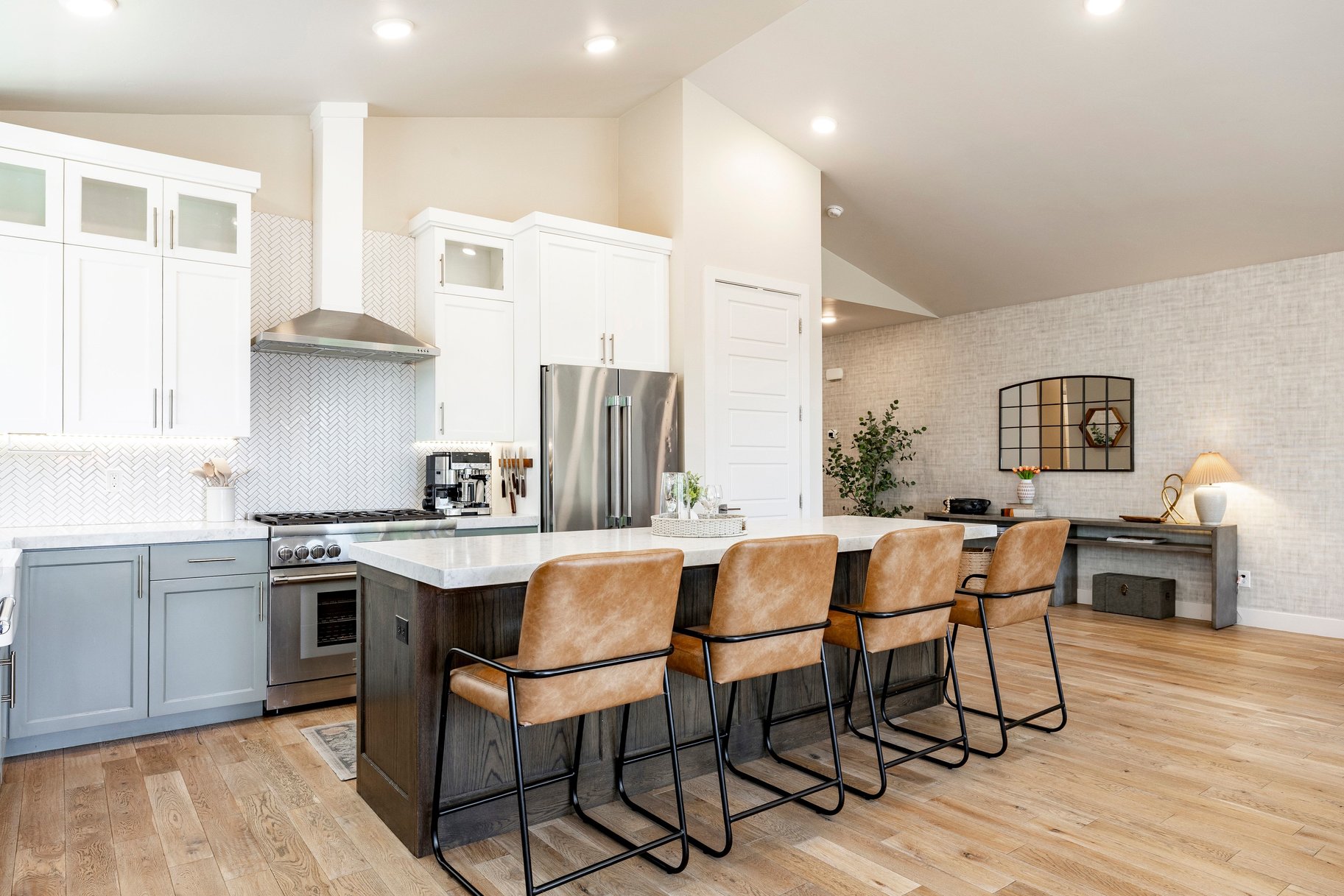  Custom Built, 2020, Amazing Finishes and Floor Plan - 物件實景