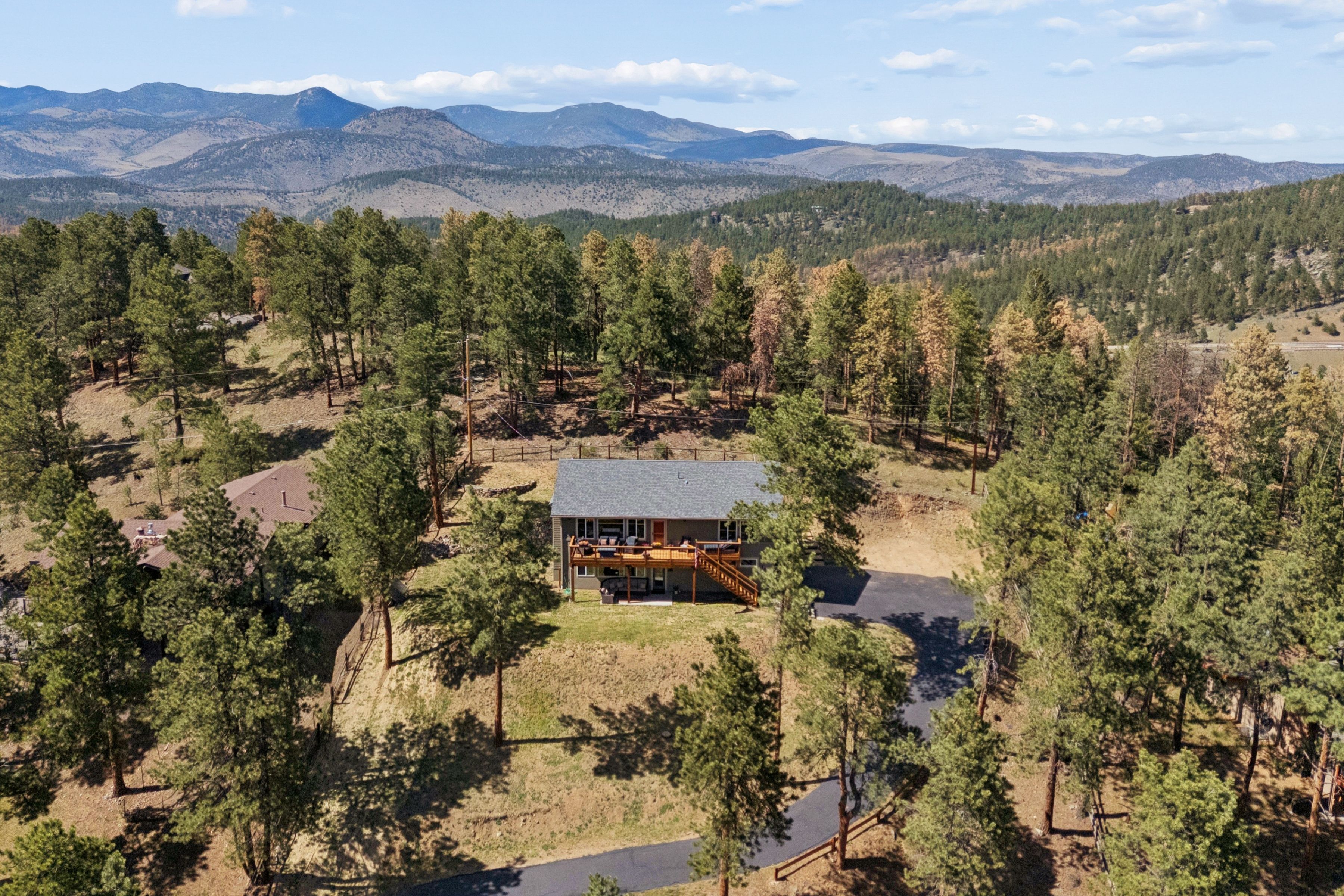  Raised Ranch Living with Spectacular Views - 物件實景