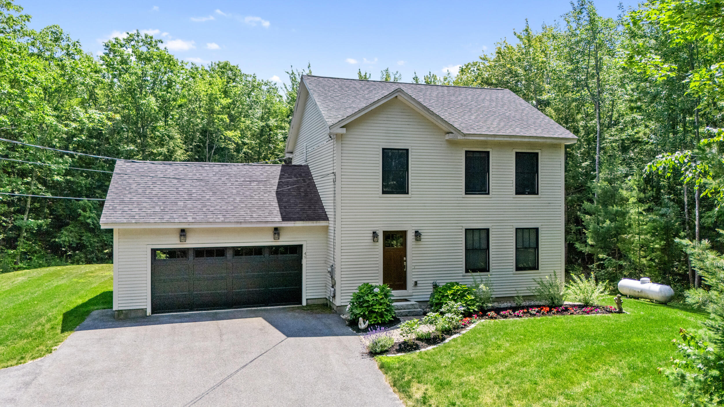 Falmouth, Maine, 04105, United States, 3 Bedrooms Bedrooms, ,3 BathroomsBathrooms,Residential,For Sale,1917362